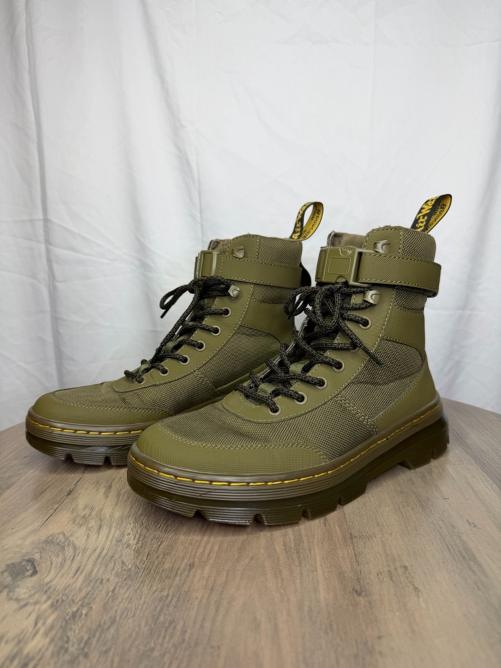 Dr. Martens Combs Tech Olive Green Combat Boots AW004 Unisex US M 7 / US L 8